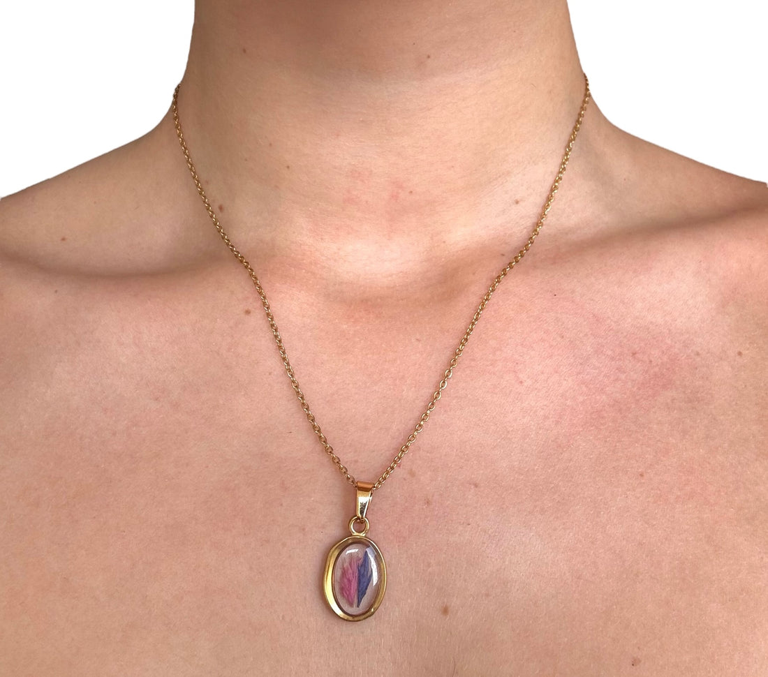 Dualità dell’Aura – Collana con Fiori Rosa e Blu