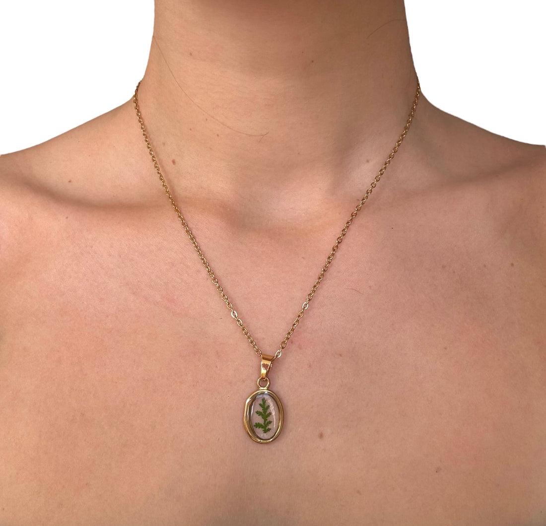 Fiore dell’Aura – Collana con Fiore Essiccato in Resina
