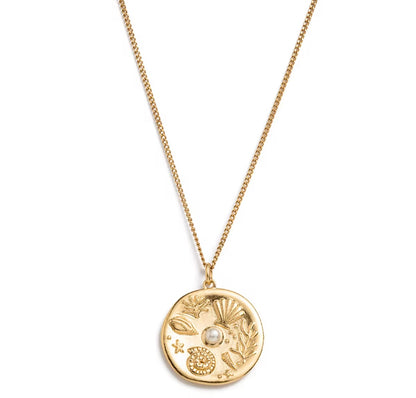 Solea — Collana Medaglione Dorato con Dettagli Marini