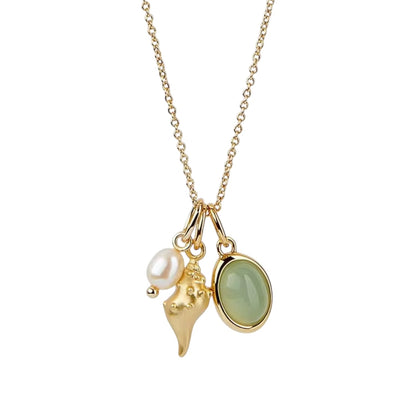 Nympha — Collana Charm con Conchiglia, Perla e Gemma Verde