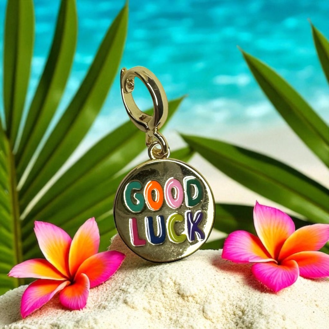 Charm “Good Luck” a clip