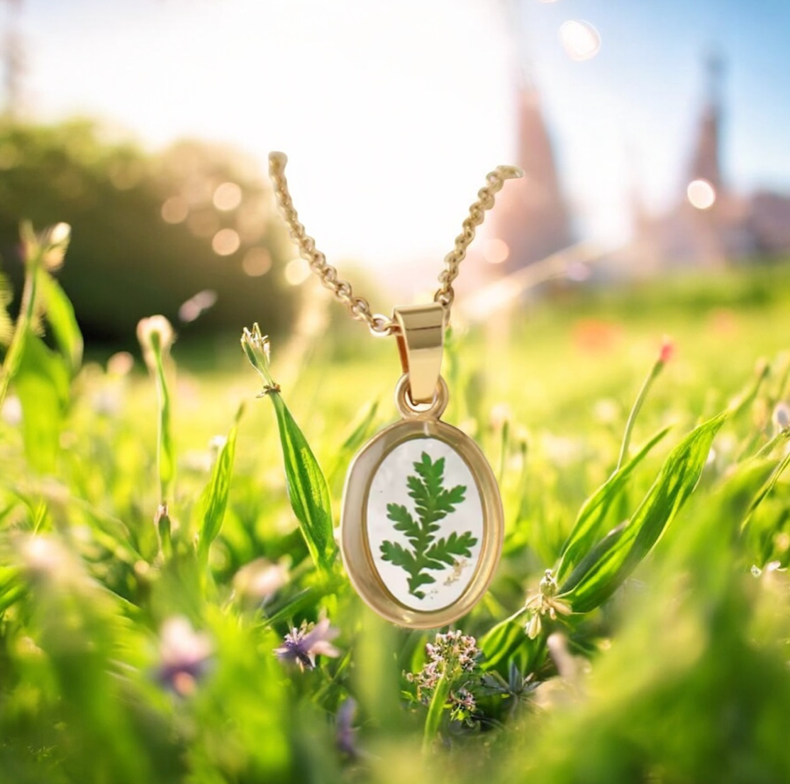 Fiore dell’Aura – Collana con Fiore Essiccato in Resina